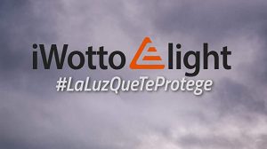 luz-emergencia-coche-autonoma-iwottolight-preseñalizacion-peligro-baliza-homologada-autorizada-dgt-33